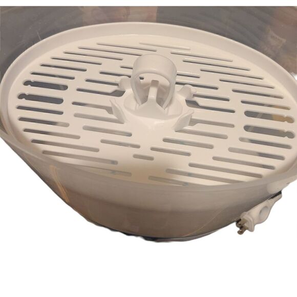 Munchkin Clean Electric Steam Bottle Sterlizer in White - Picture 3 of 4